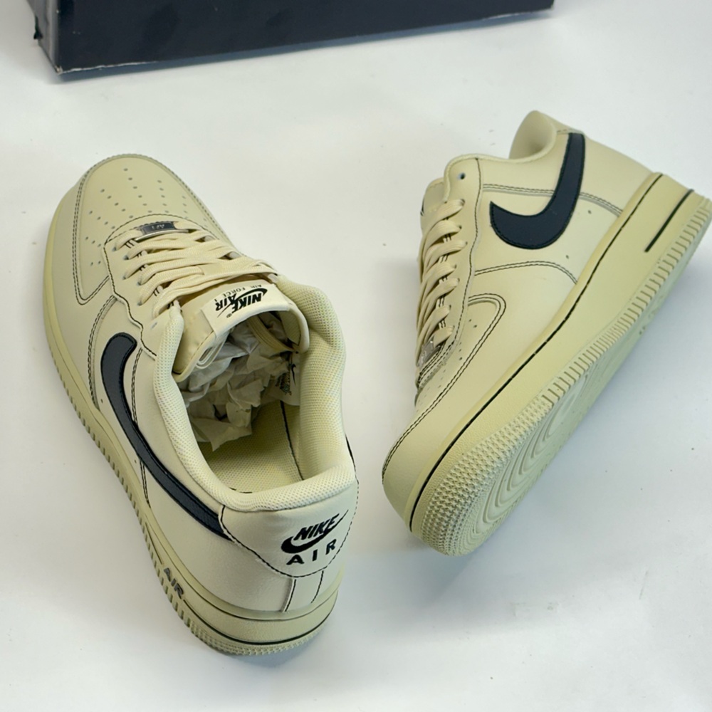 Nike Men's Air Force 1 '07 Shoes Tan / Brown - Picture 6 of 7